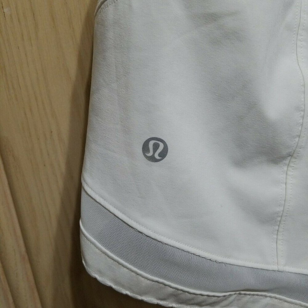 (NWOT) Lululemon Athletica White Shorts - Picture 6 of 6
